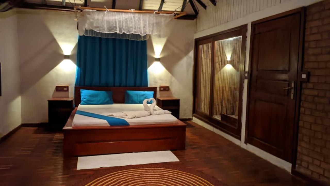 Ampazony Oasis Lodge Mahajanga Exterior photo