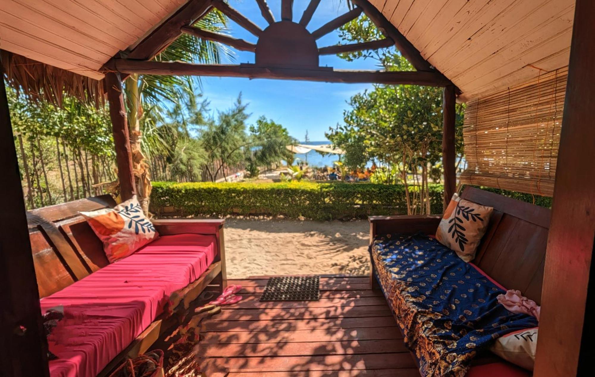 Ampazony Oasis Lodge Mahajanga Exterior photo