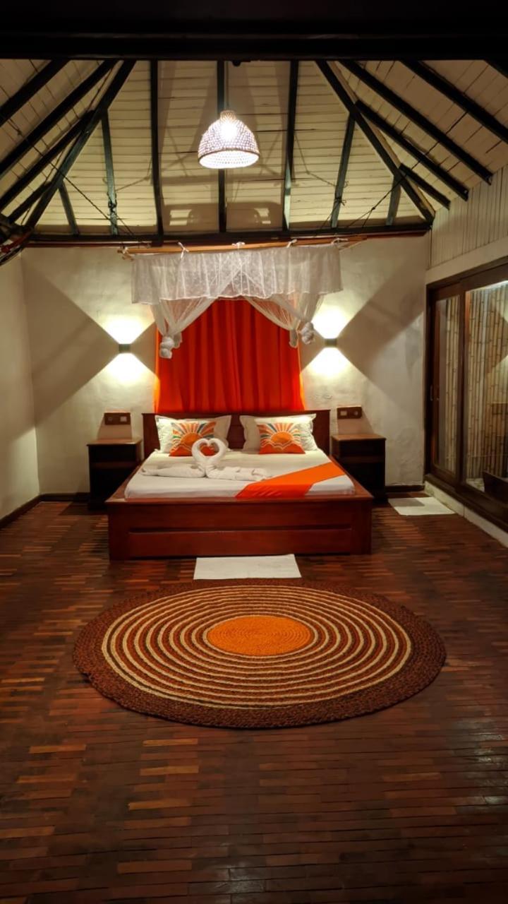 Ampazony Oasis Lodge Mahajanga Exterior photo