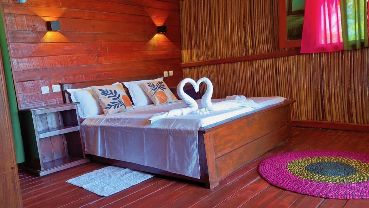 Ampazony Oasis Lodge Mahajanga Exterior photo